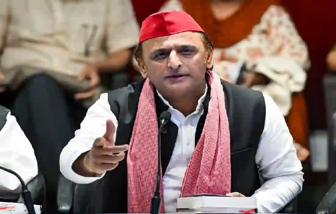 Akhilesh Yadav, Akhilesh Yadav Controversy