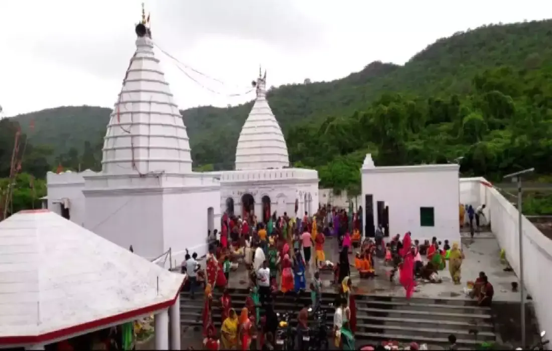 Bengal Temple, Breaking Caste Barriers