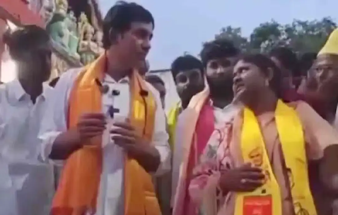 BJP MLA Parthasarathi, Caste discrimination with Dalit sarpanch