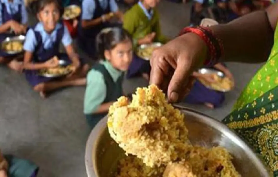 Parents boycott School over Dalit cook, Karnataka news