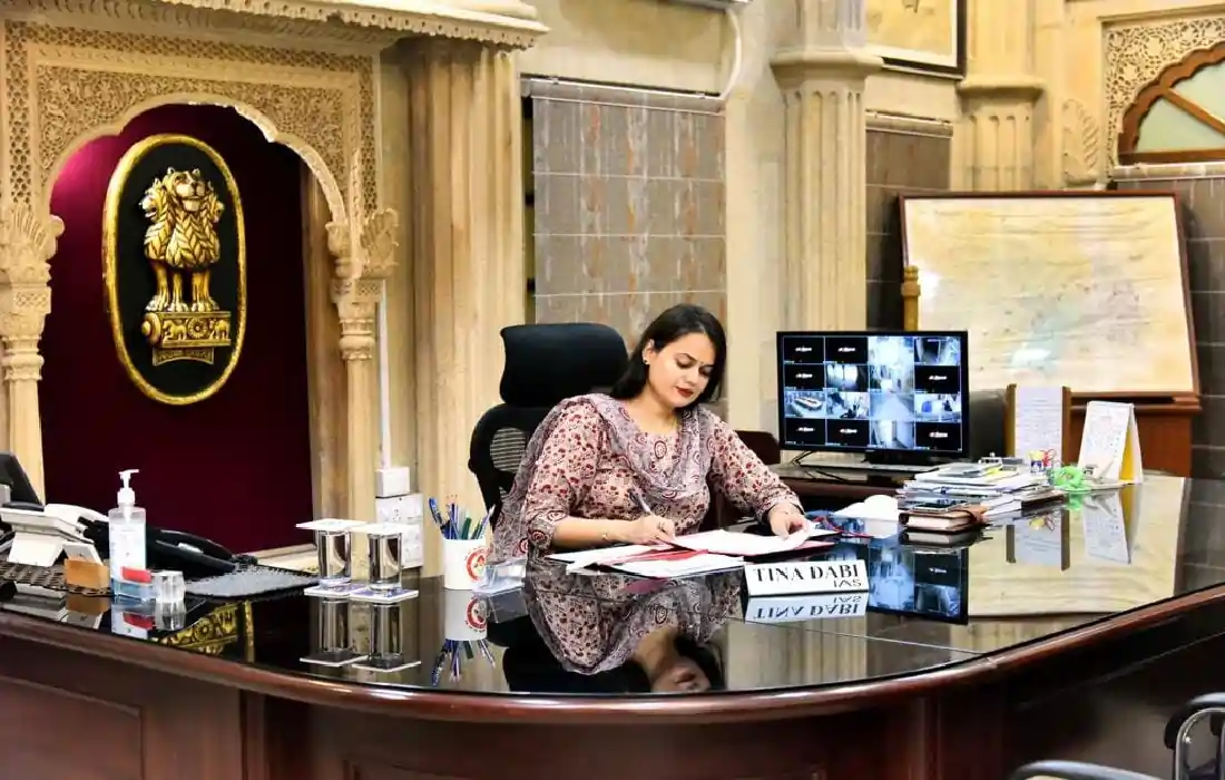 Tina Dabi, Tina Dabi me history