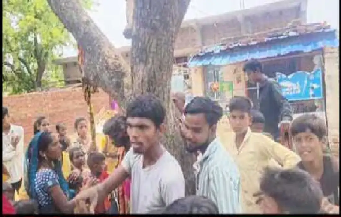 Dalit girl beaten, Deoria Latest news